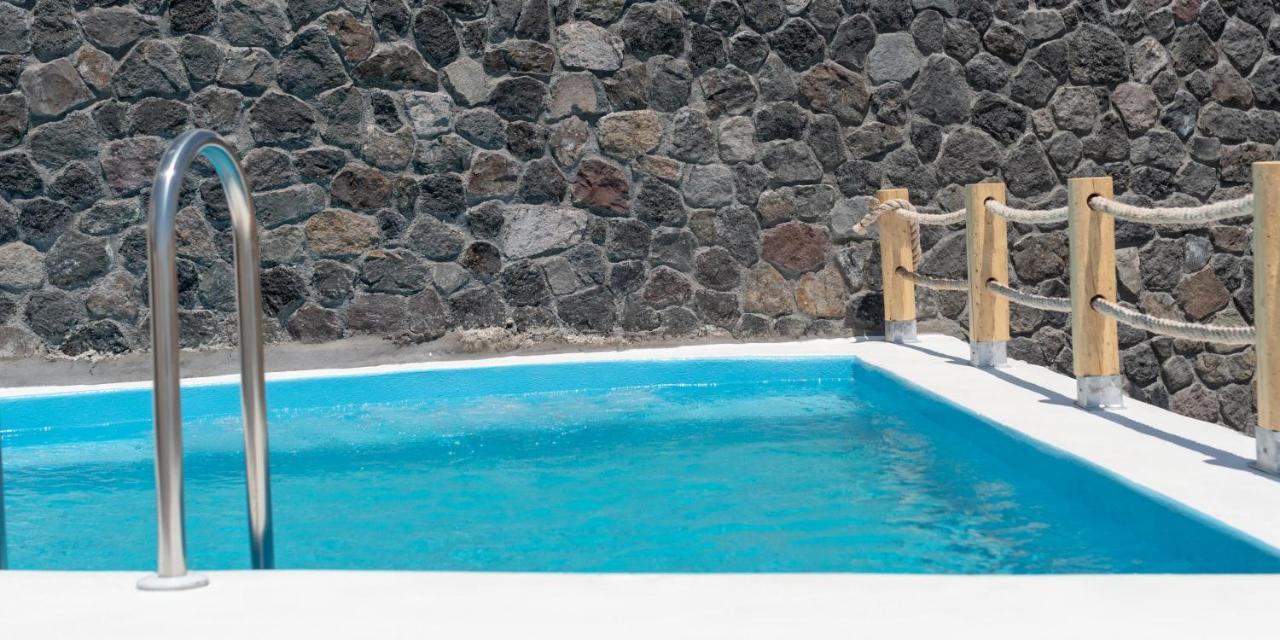 White Dream Suites Fira  Exterior foto
